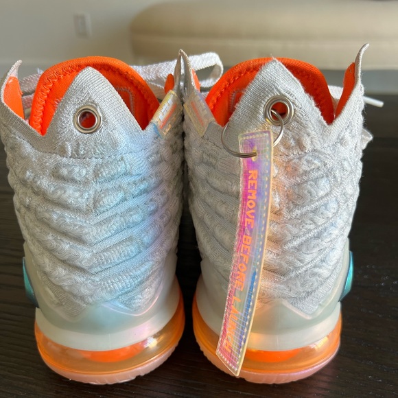 Mens Lebron 17 LMTD future air size 7 - Picture 5 of 10